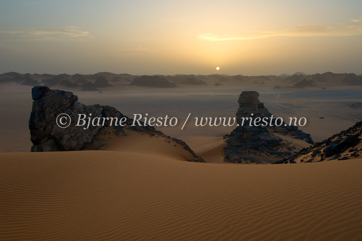 Sunrise over the Acacus mountains