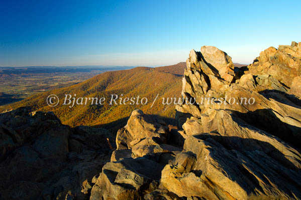 Sunset at Hawksbill summit. / Shenandoah National Park Virginia USA