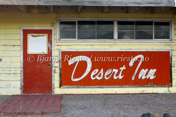 Desert inn. Beatty, Nevada / 