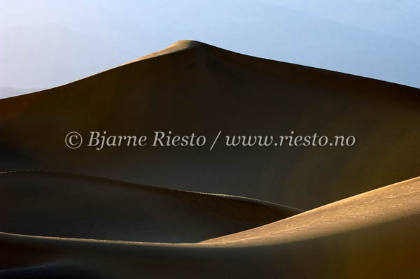  / Mesquite flat dunes. Death Valley, California