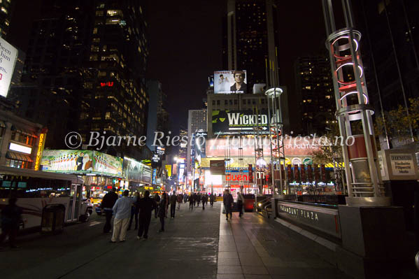 New York by night / 