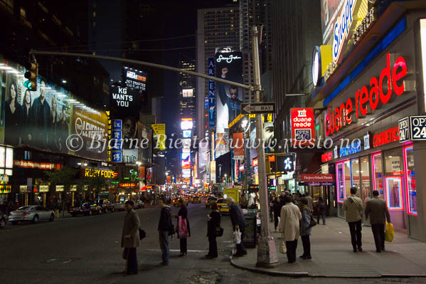New York by night / 